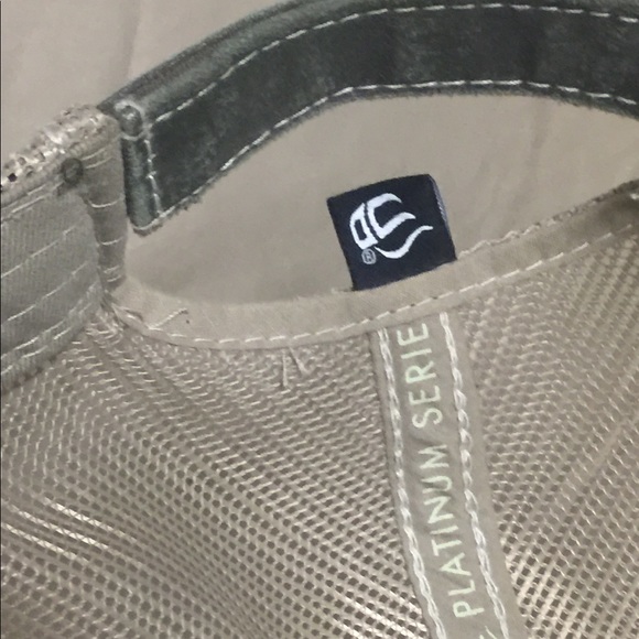 4 H Graphic Cap - Picture 7 of 9